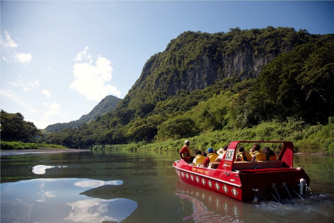 Jet boat Fiji